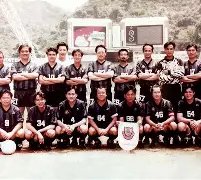 上海街头直,网红身着国,足球衣助阵,bet365,bet365体育,bet365官网,bet365网址