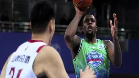 《罗马诺独家爆料：国际米兰与巴塞罗那重启坎塞洛转会谈判风暴！》